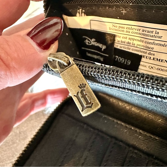 Loungefly Disney Princess Silhouette Quilted Zip-Around Wallet Bow Black White - Picture 6 of 6